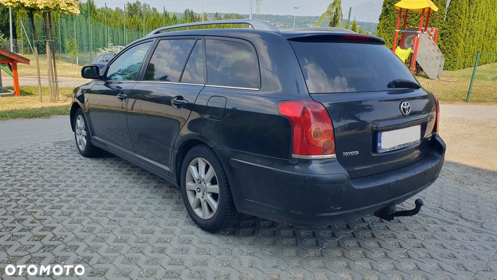 Toyota Avensis - 4
