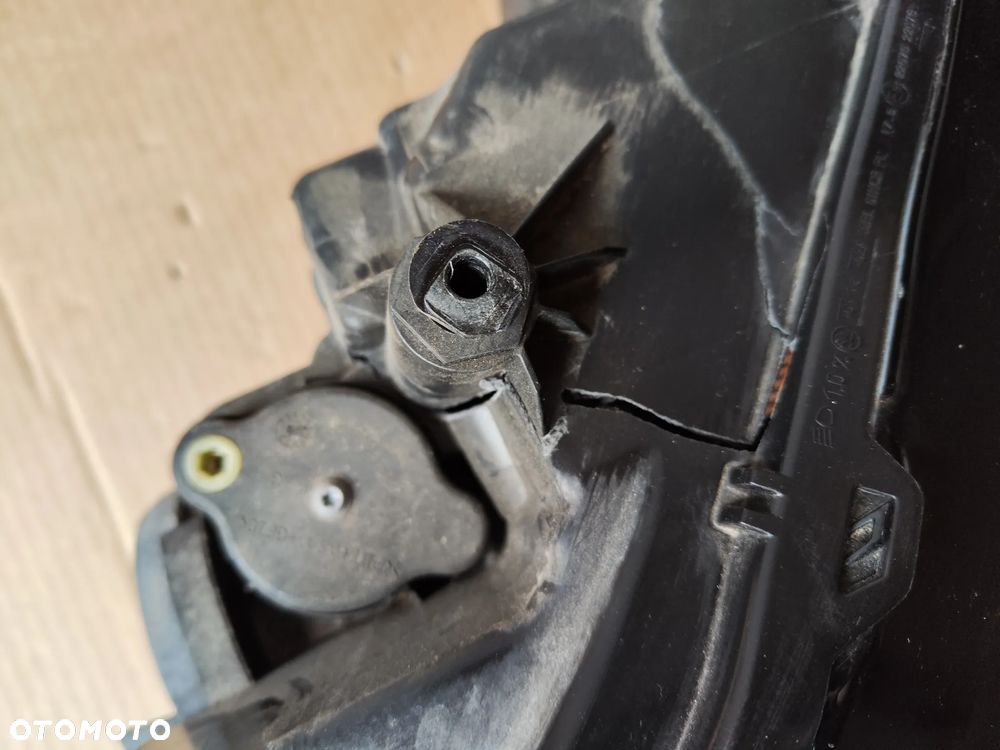 Skoda Scala Lampa przednia Prawa  657 941 016 - 3