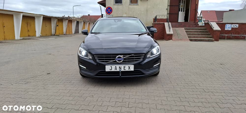 Volvo V60 D2 Summum - 2