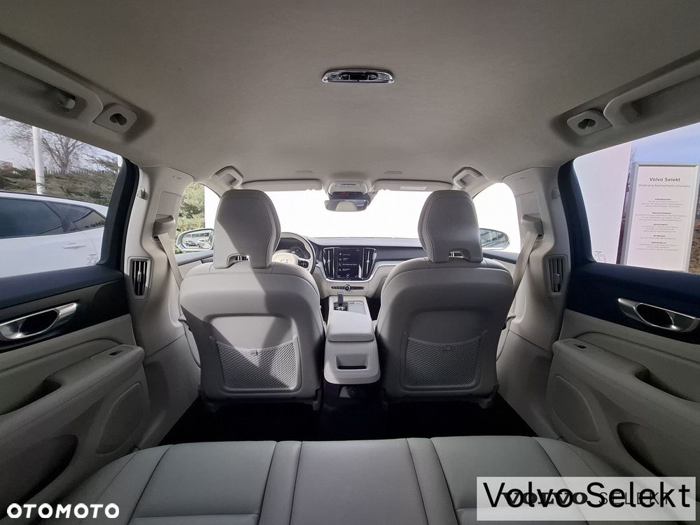 Volvo V60 Cross Country - 15