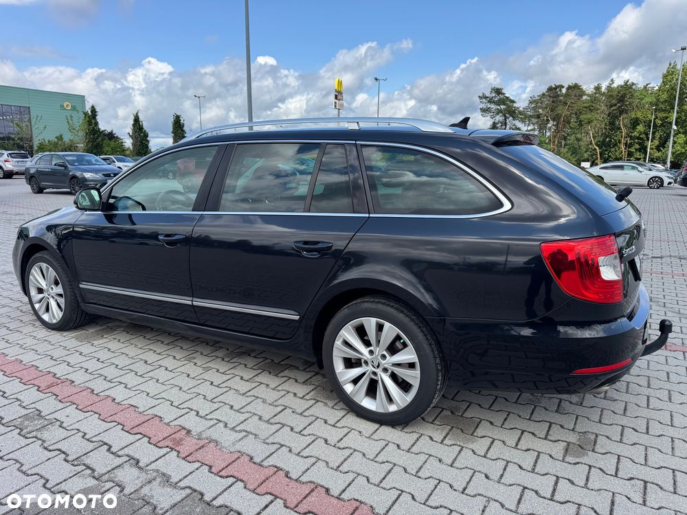 Skoda Superb 2.0 TDI Elegance DSG - 8