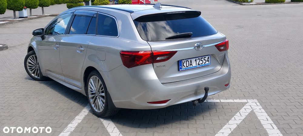 Toyota Avensis Touring Sports 1.8 Business Edition - 4