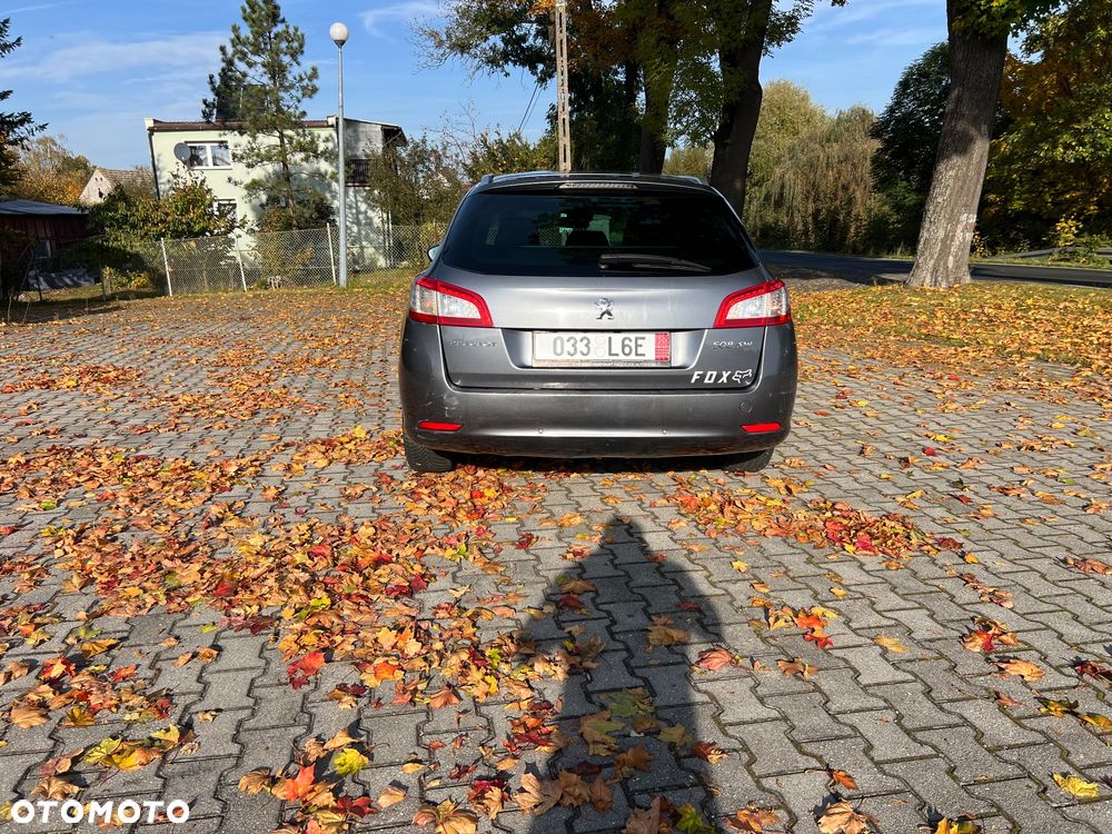 Peugeot 5008 2011 photo 4