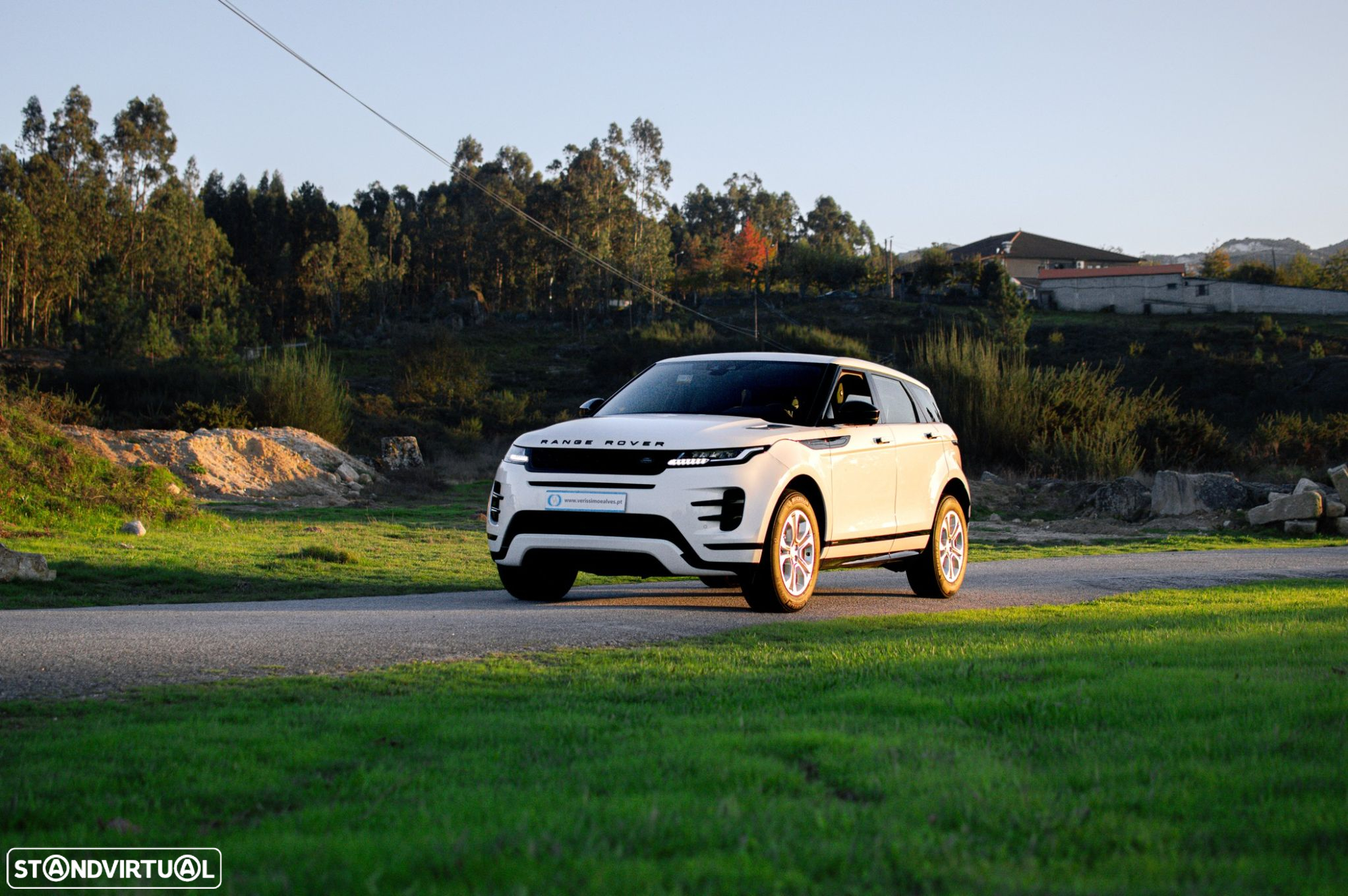 Land Rover Range Rover Evoque 2.0 D150 AWD R-Dynamic Auto - 33