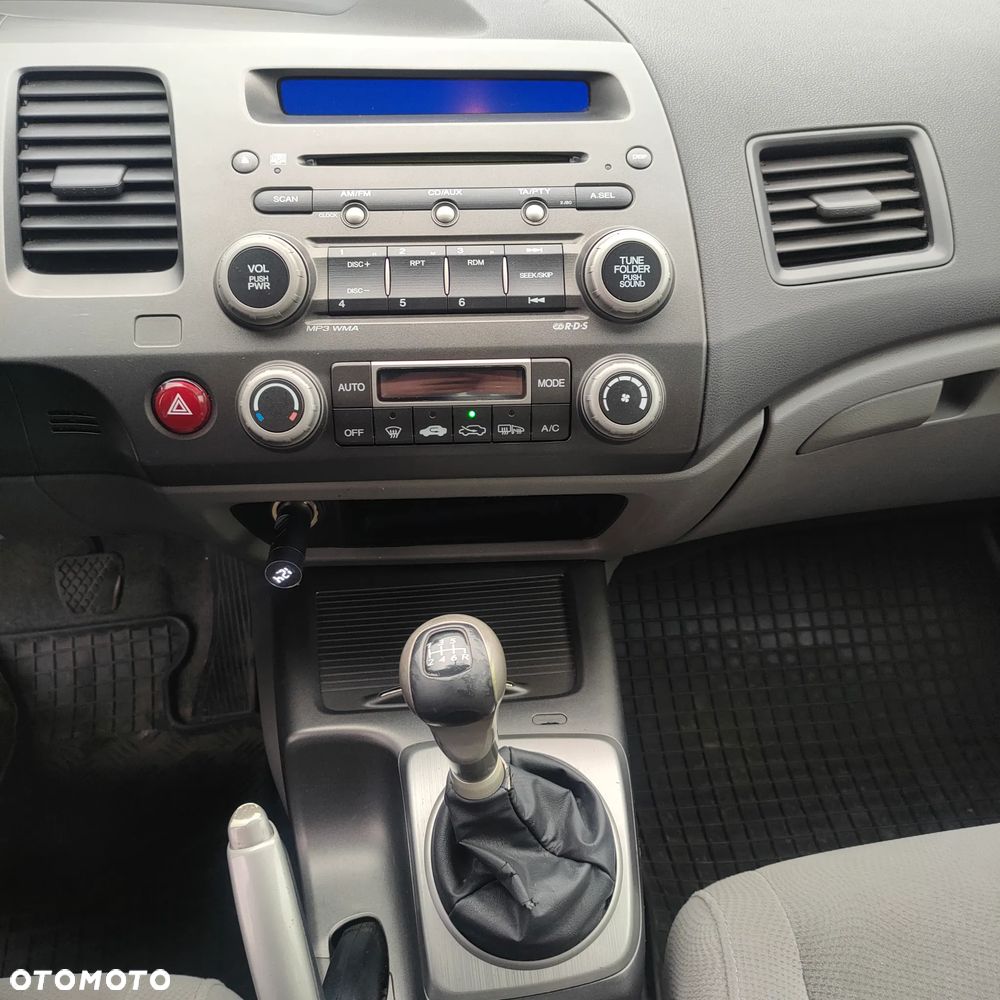 Honda Civic 1.8 Comfort - 17