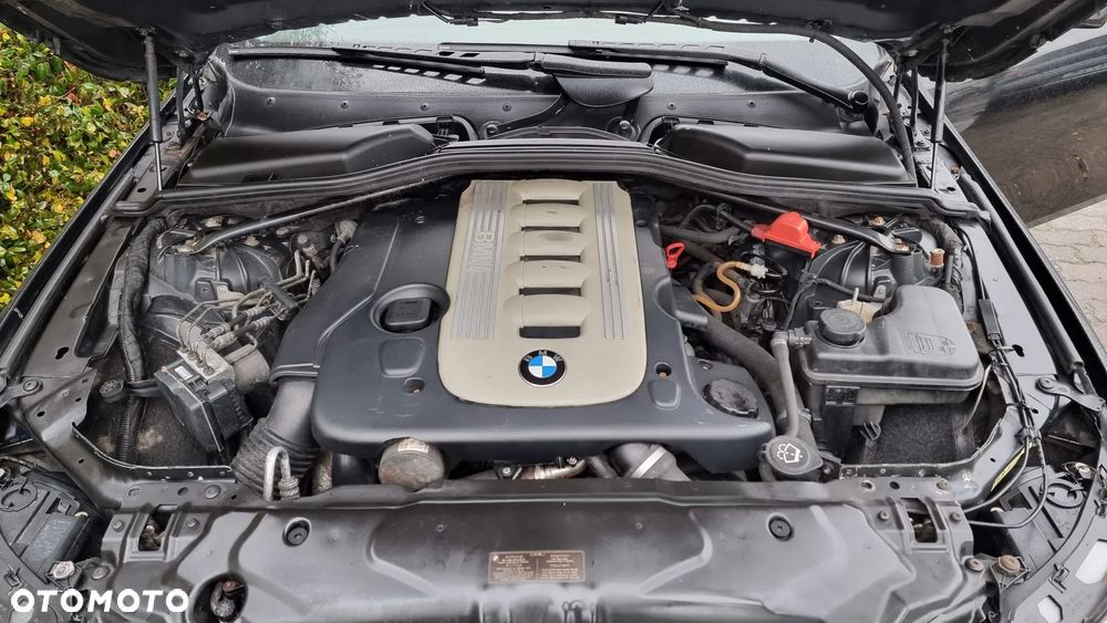 BMW Seria 5 525d - 13