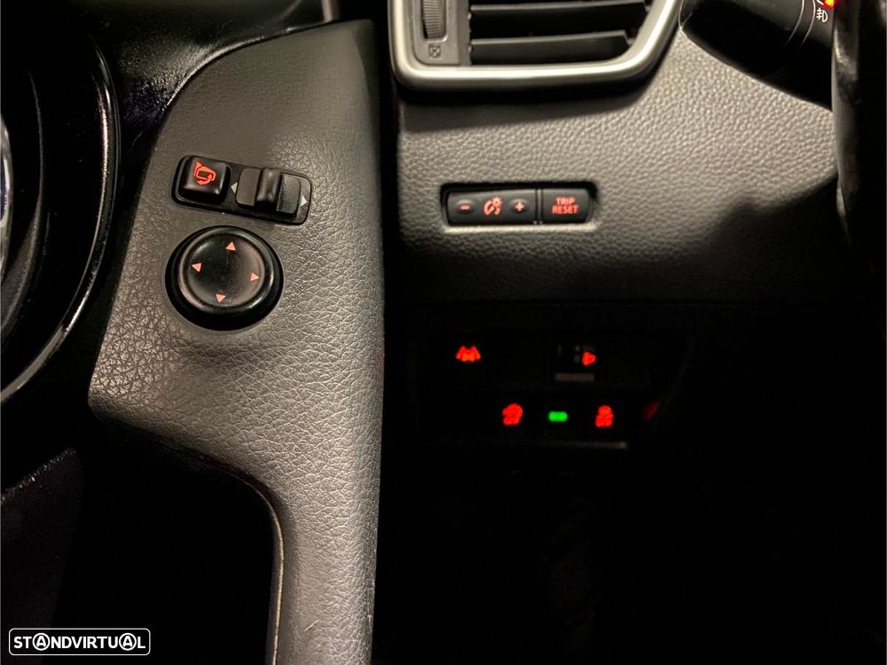 Nissan Qashqai 1.2 DIG-T N-Vision Xtronic - 16