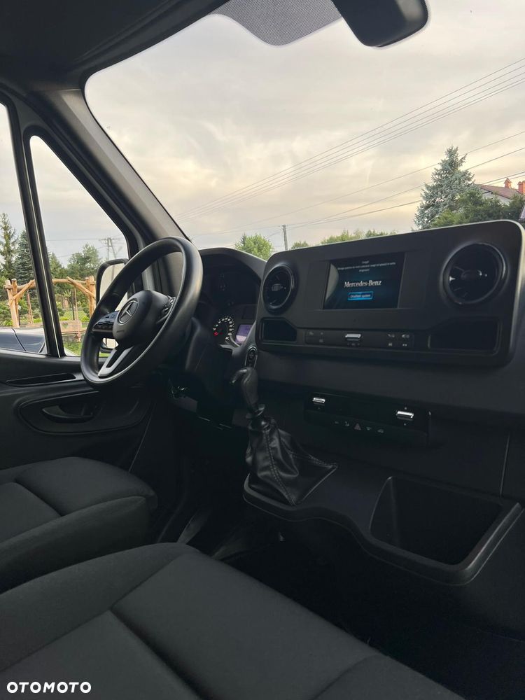 Mercedes-Benz Sprinter - 21
