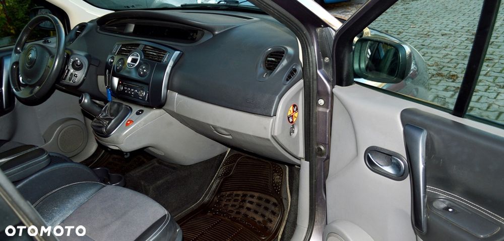 Renault Scenic - 32