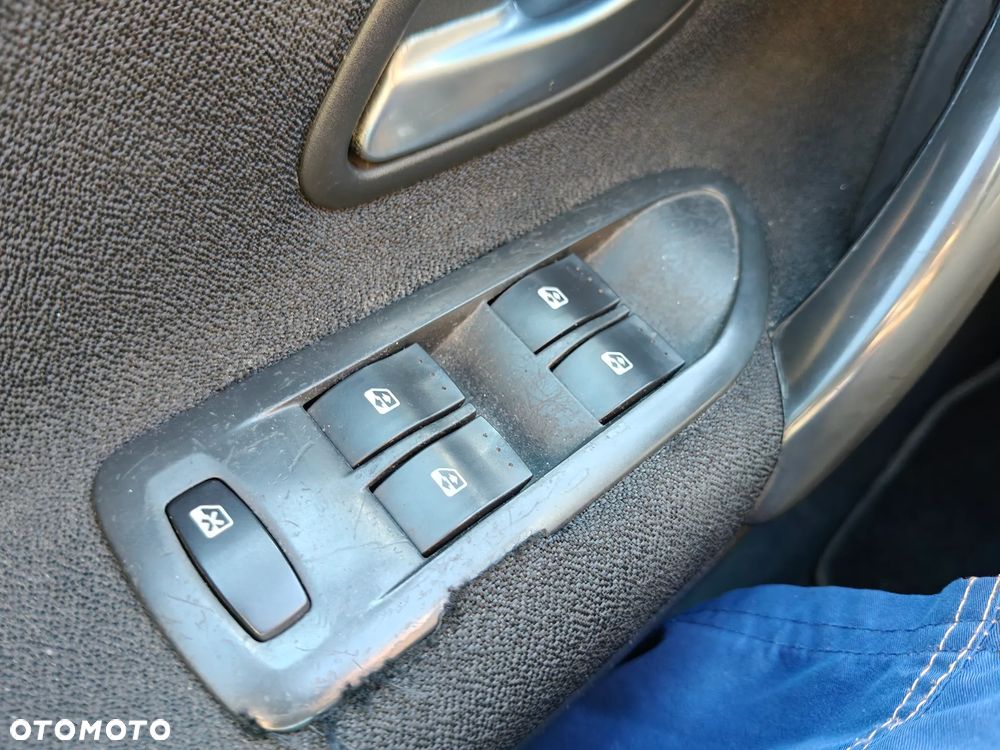 Renault Laguna 1.9 dCi Initiale - 28