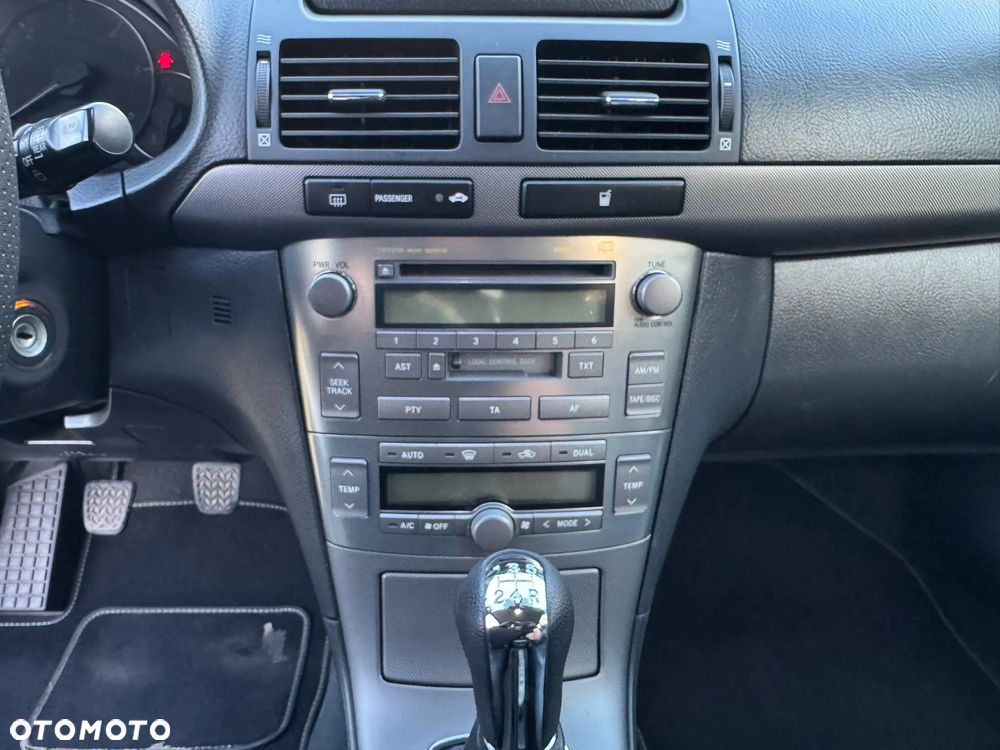 Toyota Avensis 2.0 D-4D Executive - 13