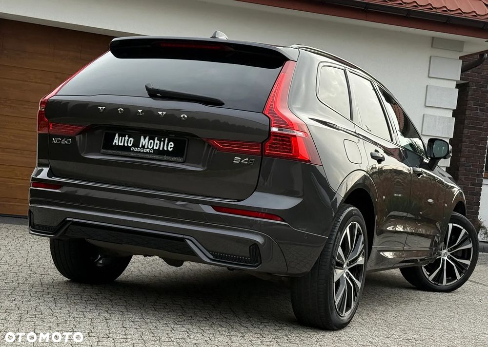 Volvo XC 60 B4 D AWD Plus Dark - 4