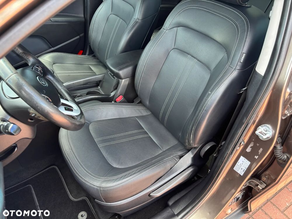 Kia Sportage 2.0 CVVT 2WD Spirit - 12