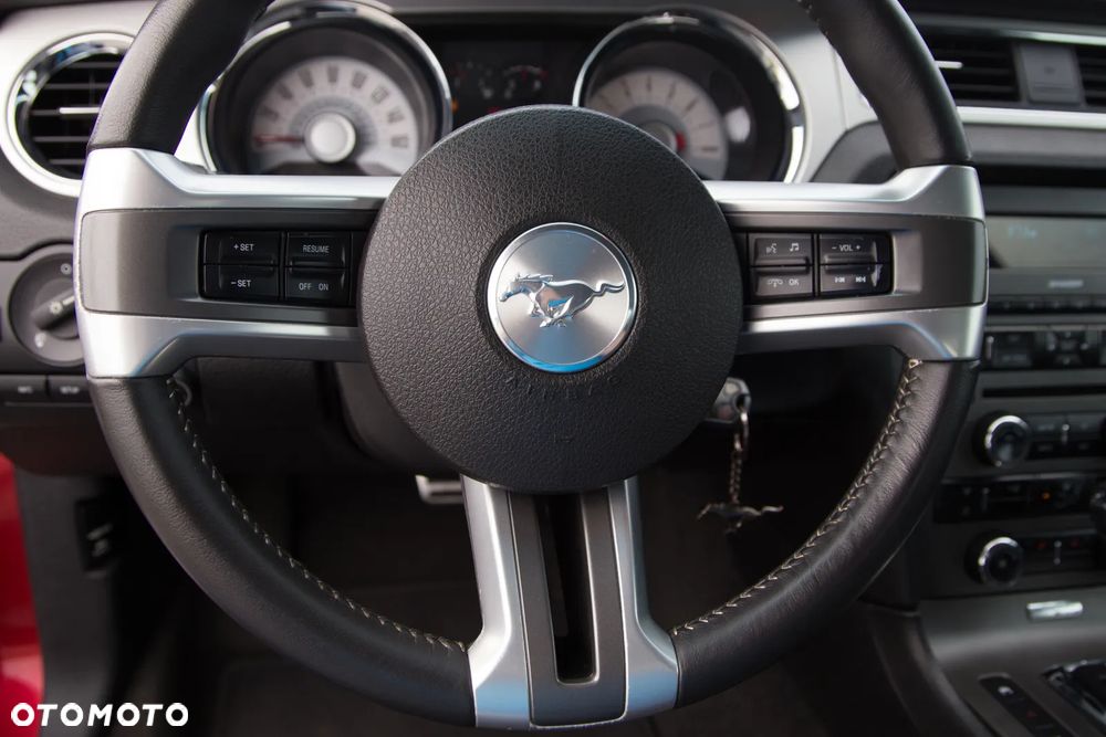 Ford Mustang 3.7 V6 Premium - 26
