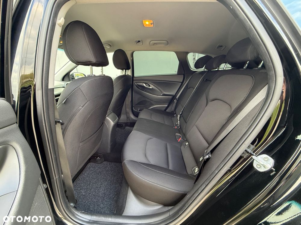 Hyundai i30 1.6 D Comfort DCT - 19