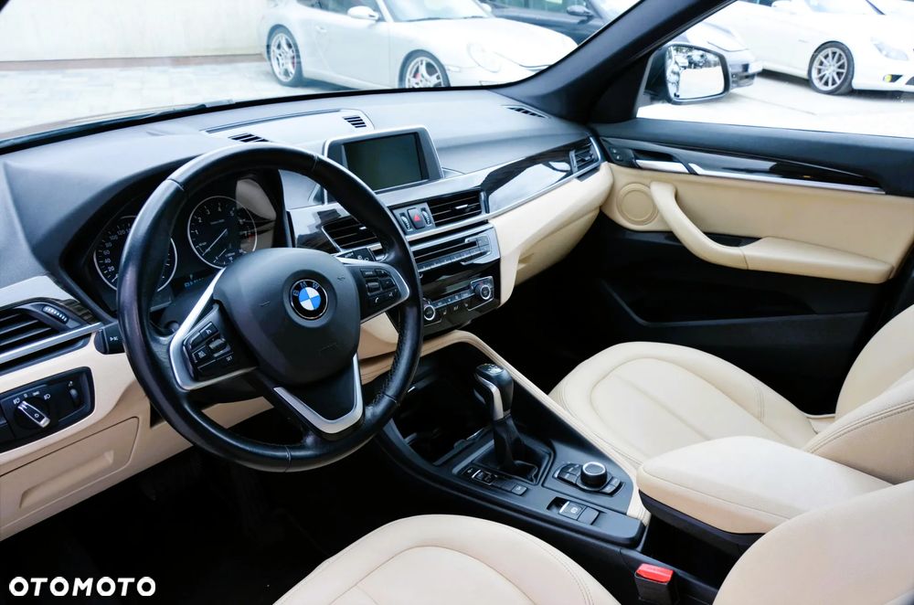 BMW X1 xDrive28i xLine - 10