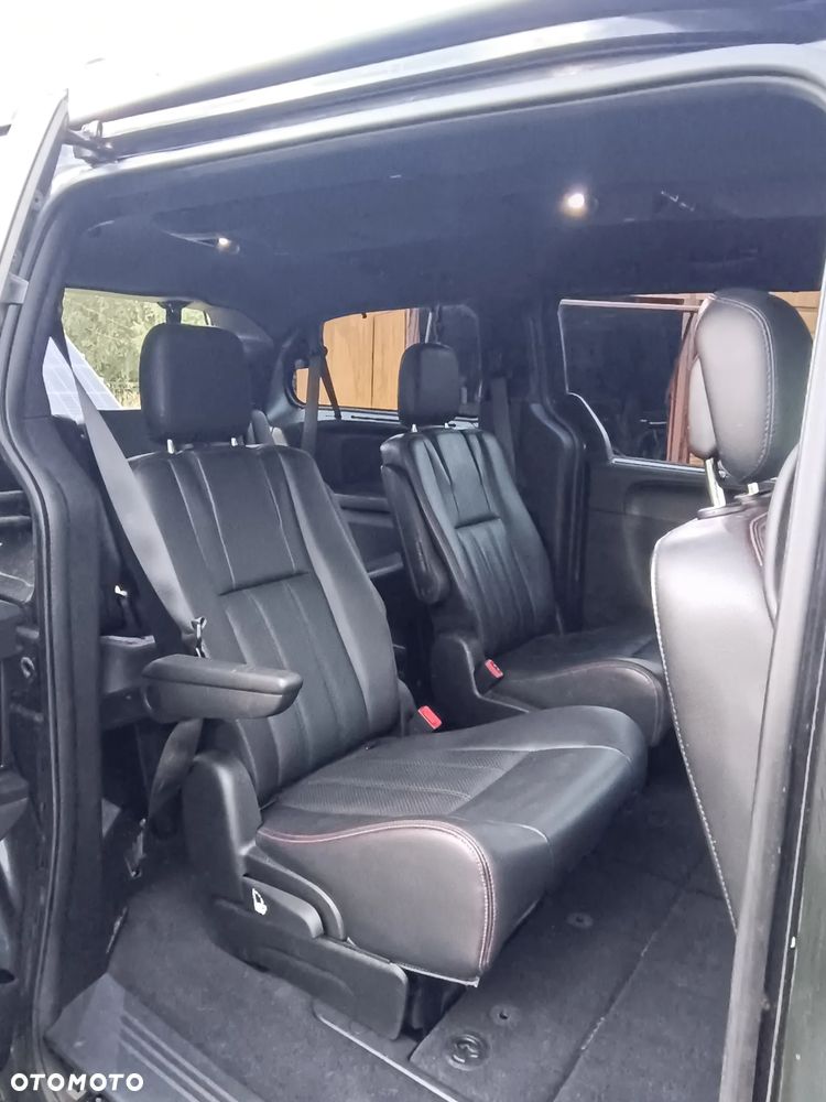 Dodge Grand Caravan 3.6 R/T - 9