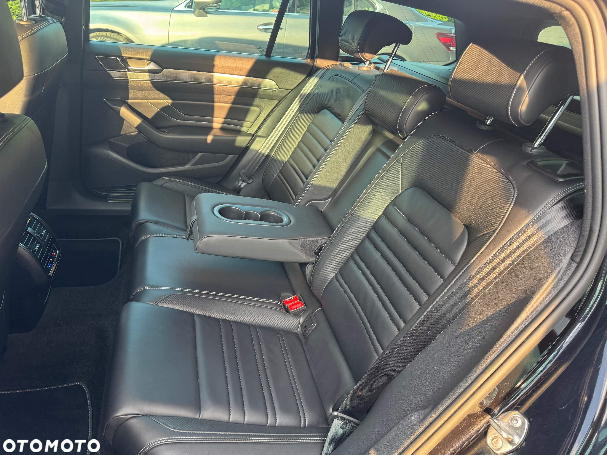 Volkswagen Passat 2.0 TSI Elegance DSG - 25