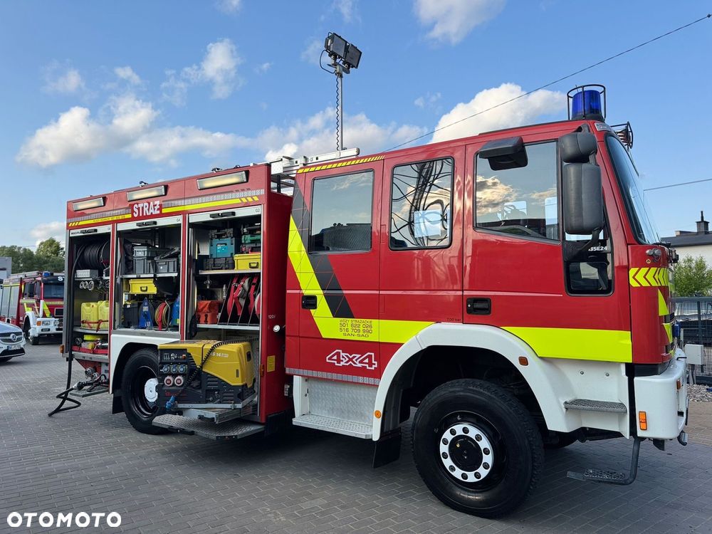 Iveco Straż pożarna | Pojazd pożarniczy | Wóz strażacki IVECO MAGIRUS 4x4 | CNBOP | 3000 l wody | blokady mostów | maszt oświetleniowy 360° - 17