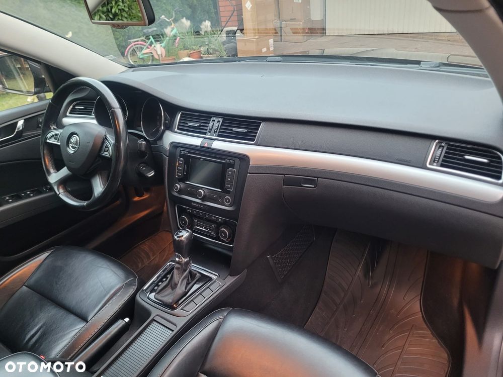 Skoda Superb 2.0 TDI DSG Elegance - 28