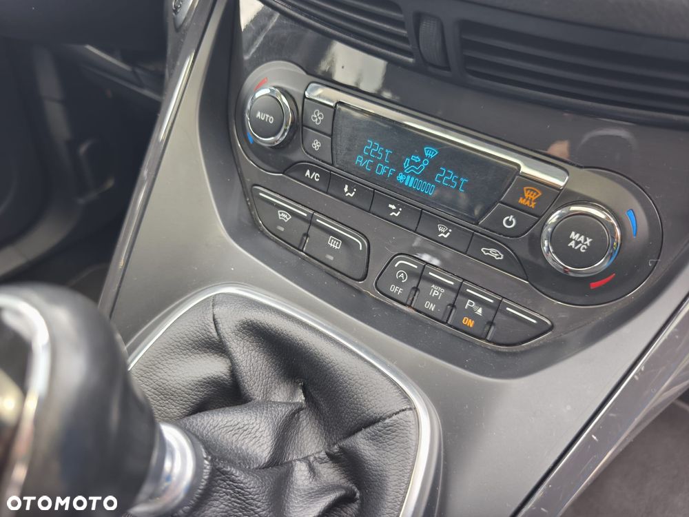 Ford Kuga 2.0 TDCi 2x4 Titanium - 21