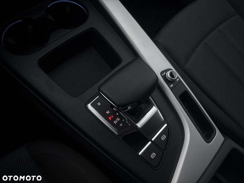 Audi A4 Limousine - 25