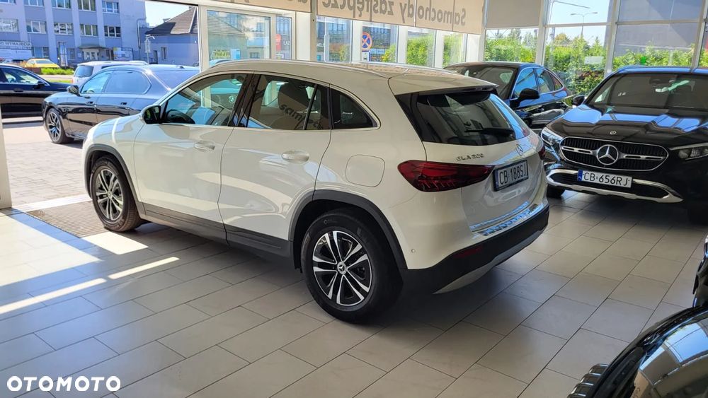 Mercedes-Benz GLA 200 Style - 2