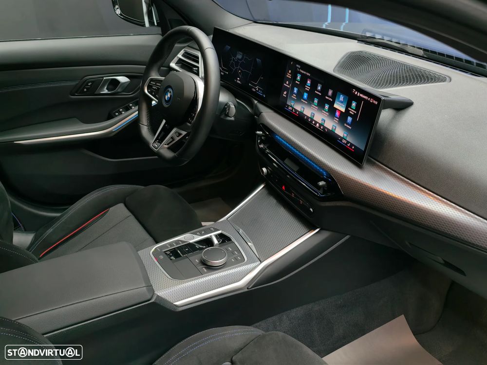 BMW 330 e Pack Desportivo M Pro Auto - 22