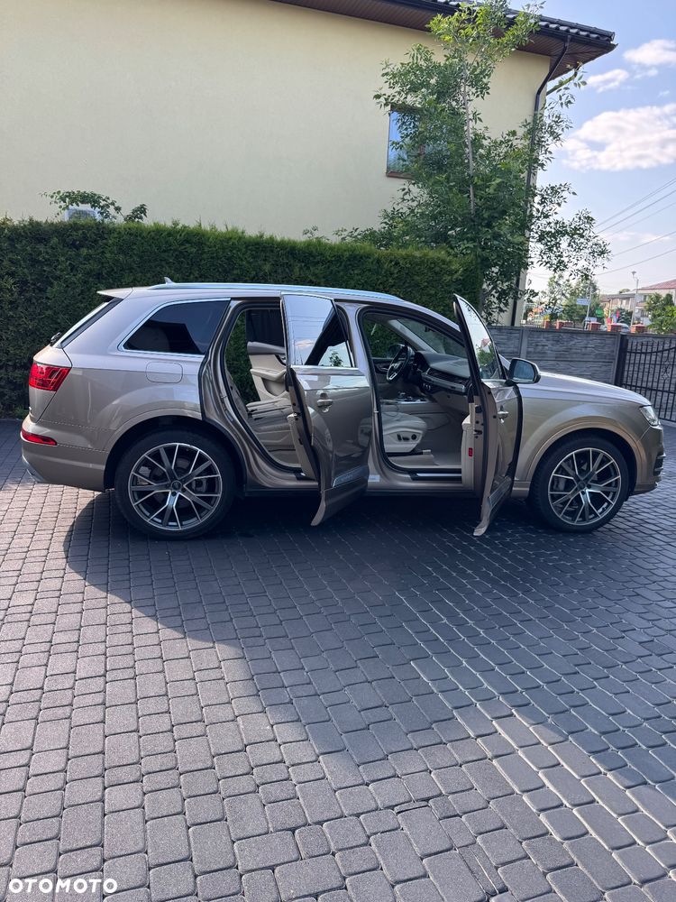Audi Q7 3.0 TFSI Quattro Tiptronic - 24