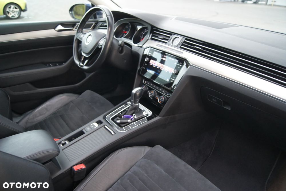 Volkswagen Passat 2.0 TDI SCR DSG Highline - 18