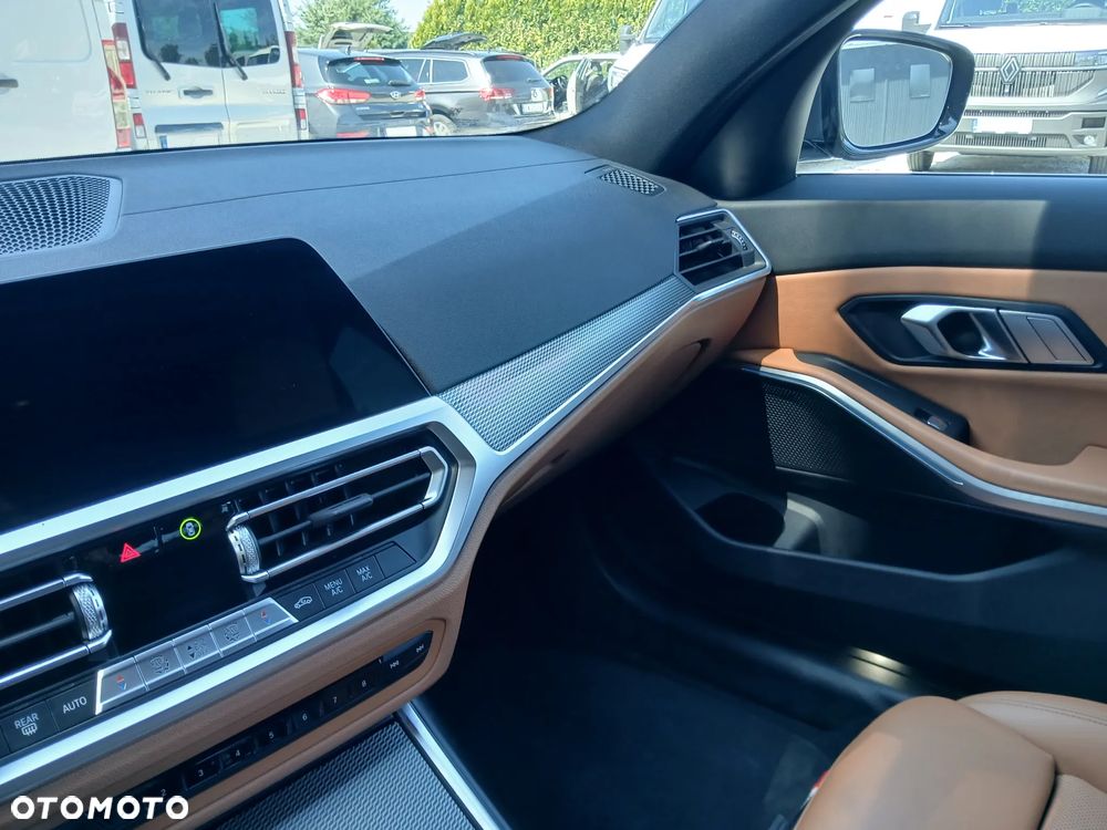 BMW Seria 3 330e PHEV xDrive M Sport sport - 24