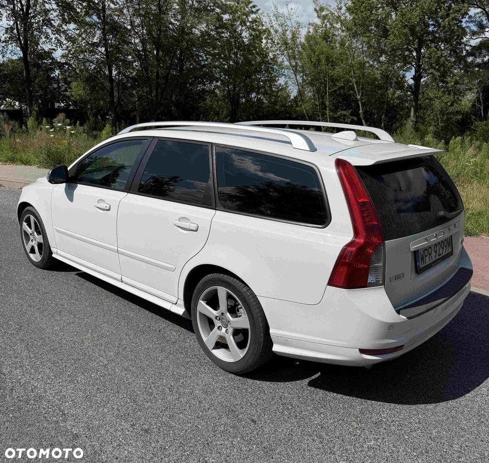 Volvo V50 D3 R-Design - 4