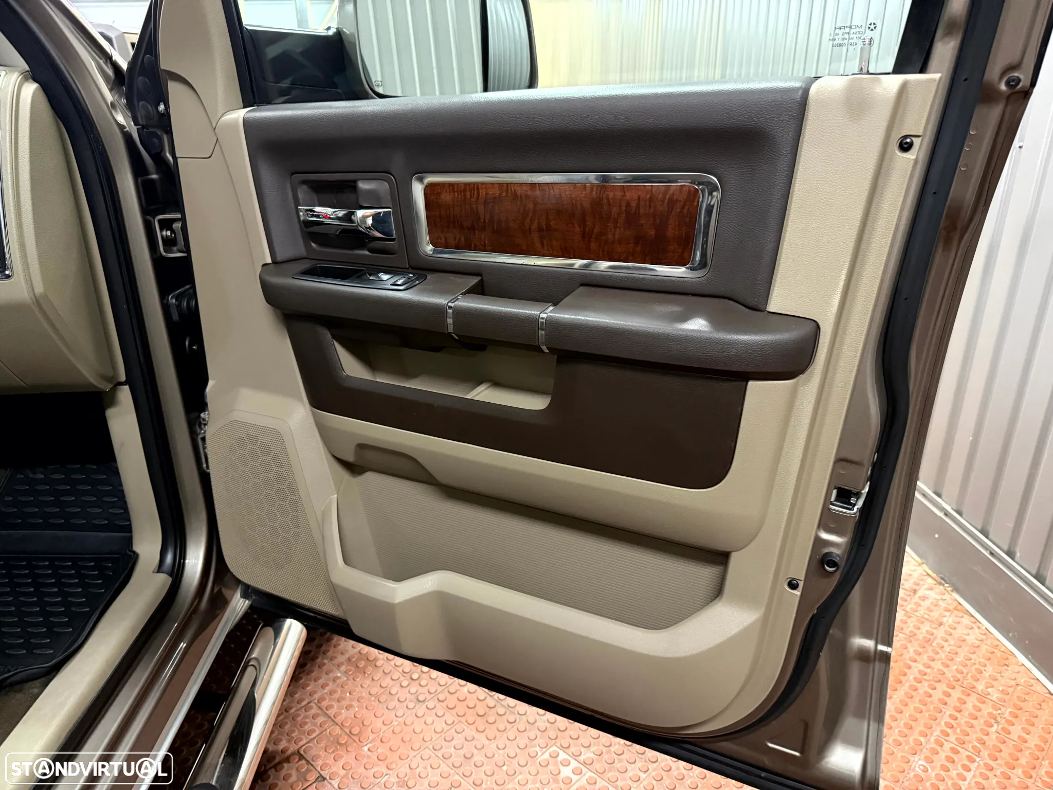 Dodge RAM 3500 Dually 6.7 Cummins Laramie - 41