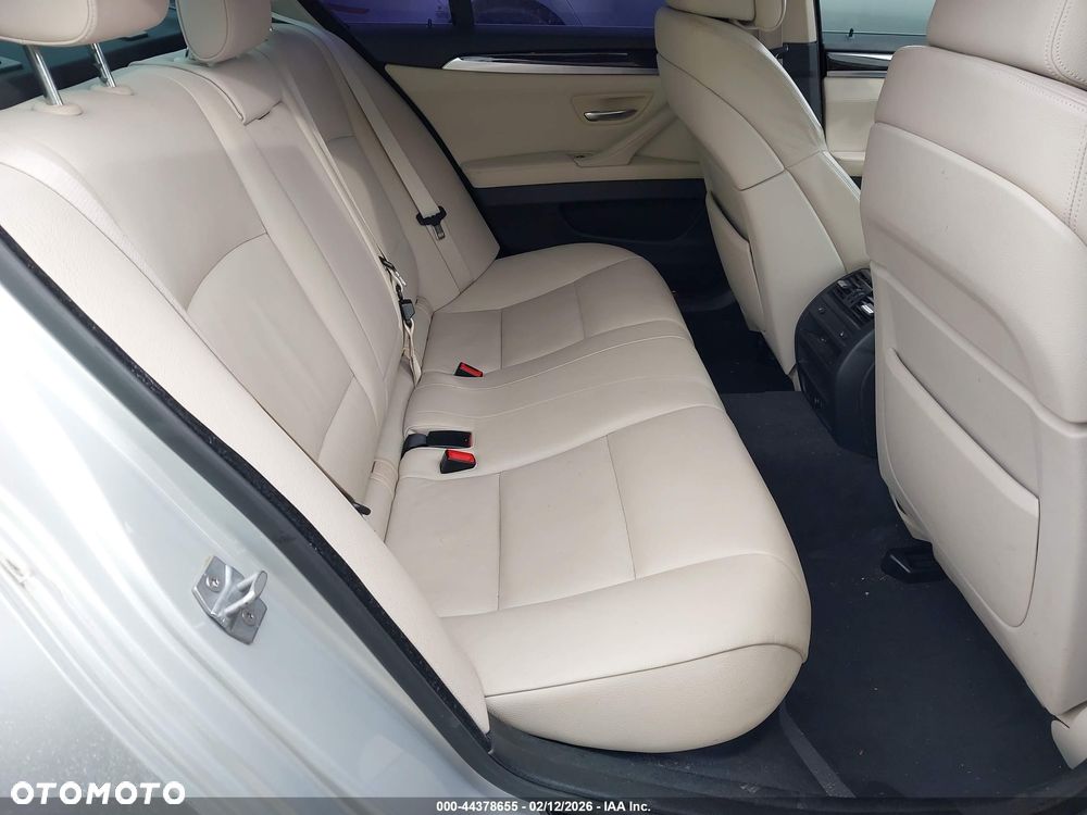 BMW Seria 5 528i xDrive - 21