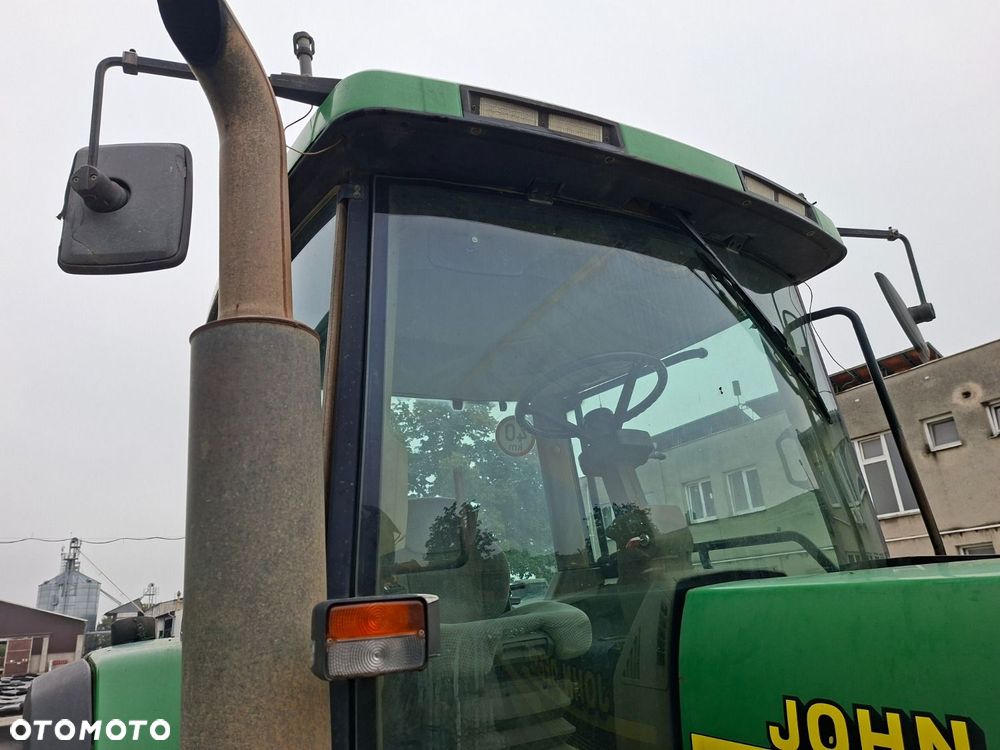 John Deere 8210 4X4 - 32