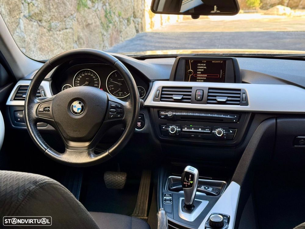 BMW 318 d Touring Auto - 29