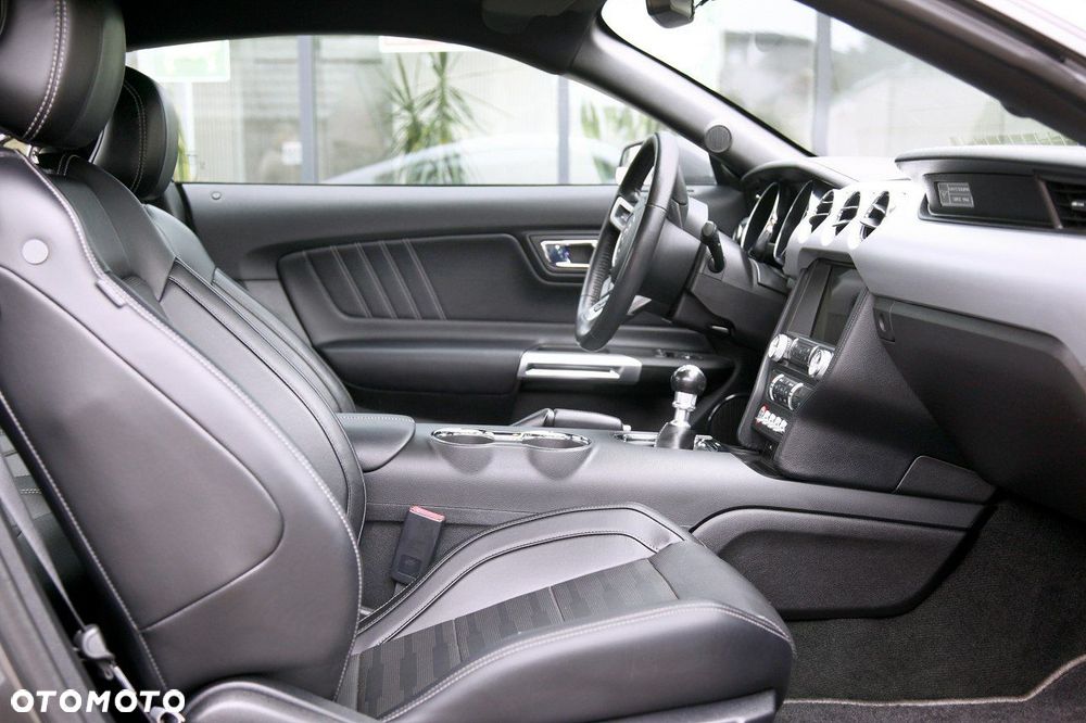 Ford Mustang - 16