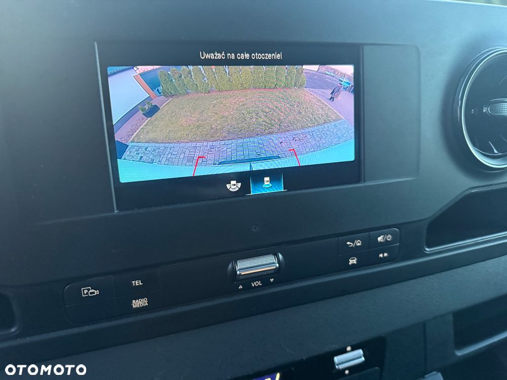 Mercedes-Benz Sprinter - 12