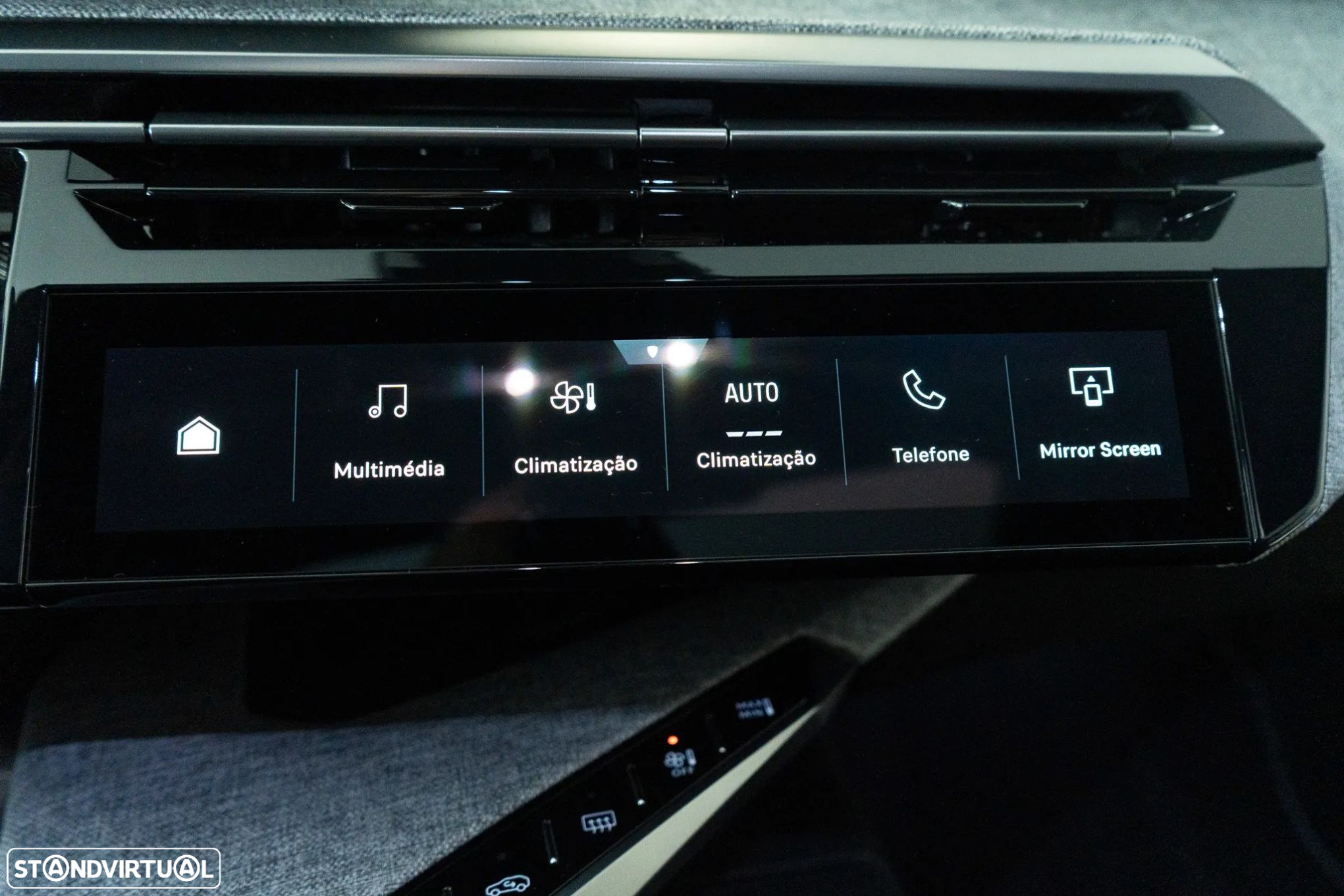 Peugeot E-5008 73 kWh GT - 28