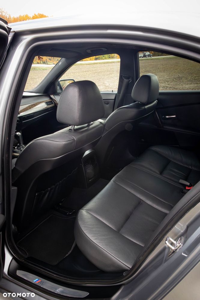 BMW Seria 5 525d - 8