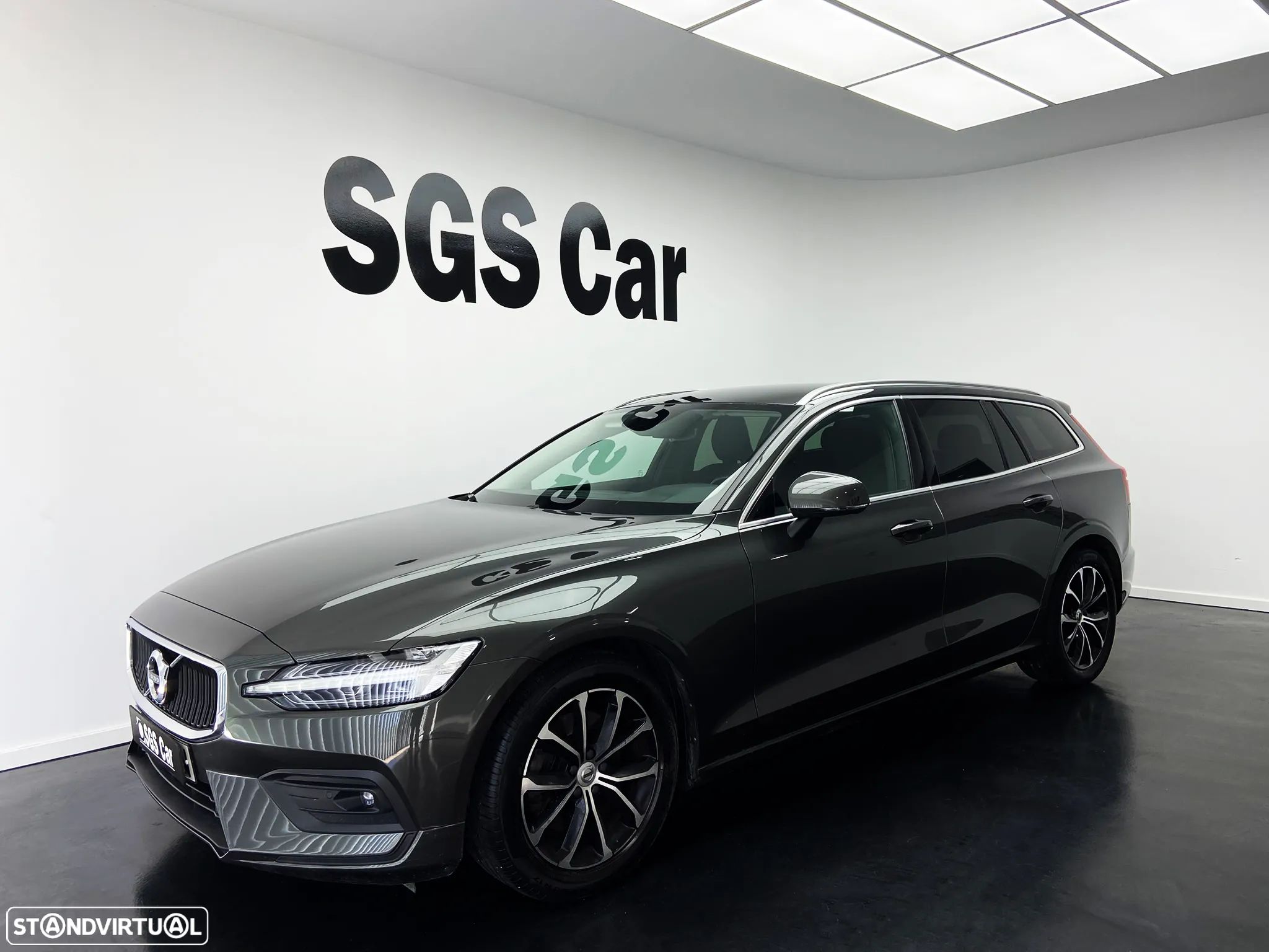 Volvo V60 2.0 B4 Momentum Plus Geartronic - 1