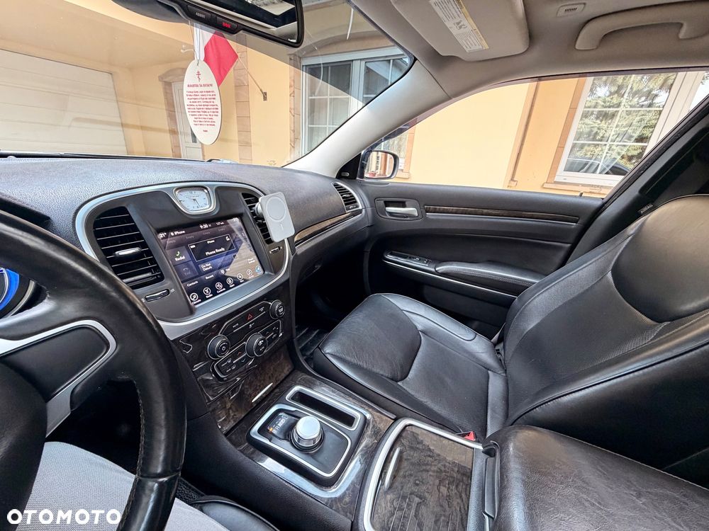 Chrysler 300C - 8