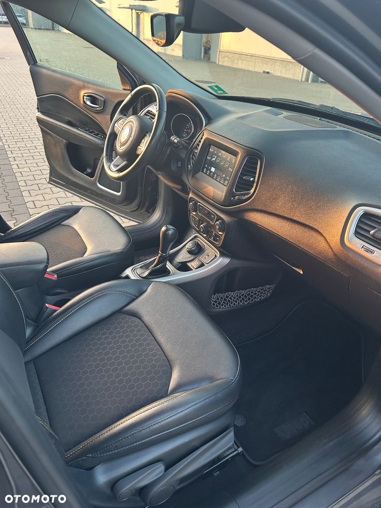 Jeep Compass - 18