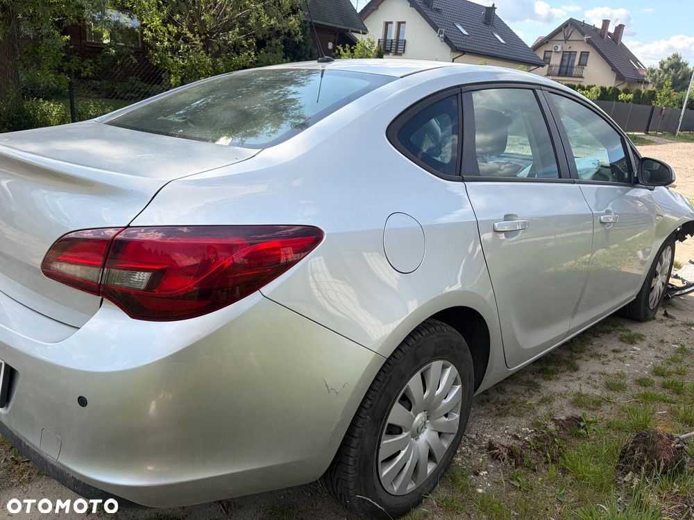 Opel Astra 1.6 EU6 - 3