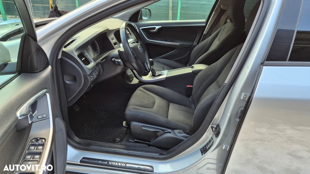 Volvo V60 D2 Start-Stop Momentum - 13