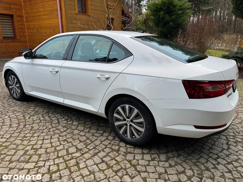 Skoda Superb 2.0 TDI SCR Ambition - 3