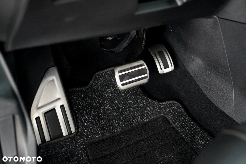 Peugeot 5008 1.6 PureTech GT Line S&S EAT8 - 19