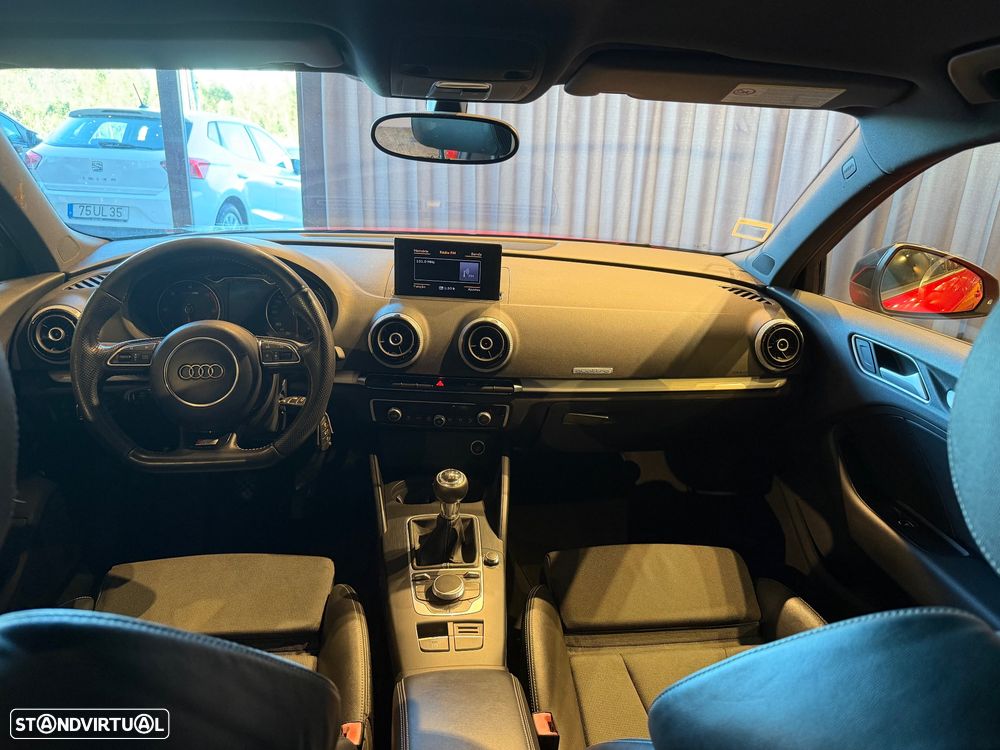 Audi A3 Sportback 2.0 TDI (clean diesel) quattro S line Sport Pack - 19
