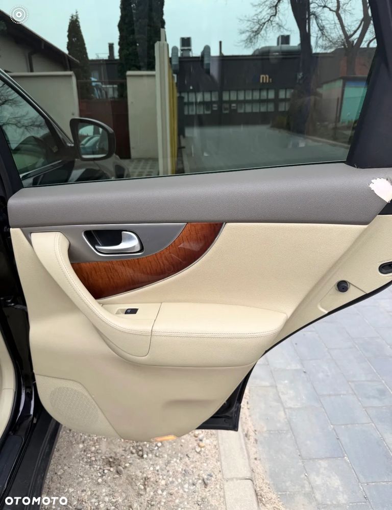 Infiniti Q70 3.7 Sport Tech EU6 - 13