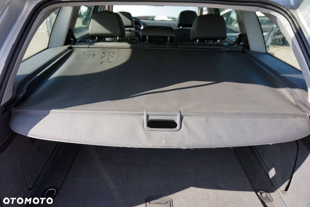 ROLETA BAGAŻNIKA VECTRA C LIFT KOMBI  OPEL 2005-2008 - 1